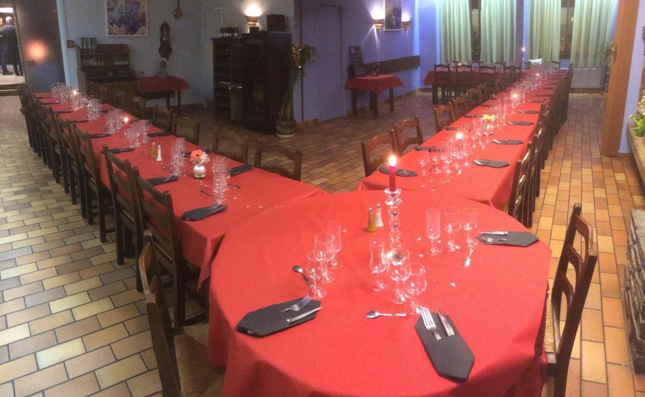 Hotel Restaurant L'Agapanthe Pont-de-Salars Buitenkant foto