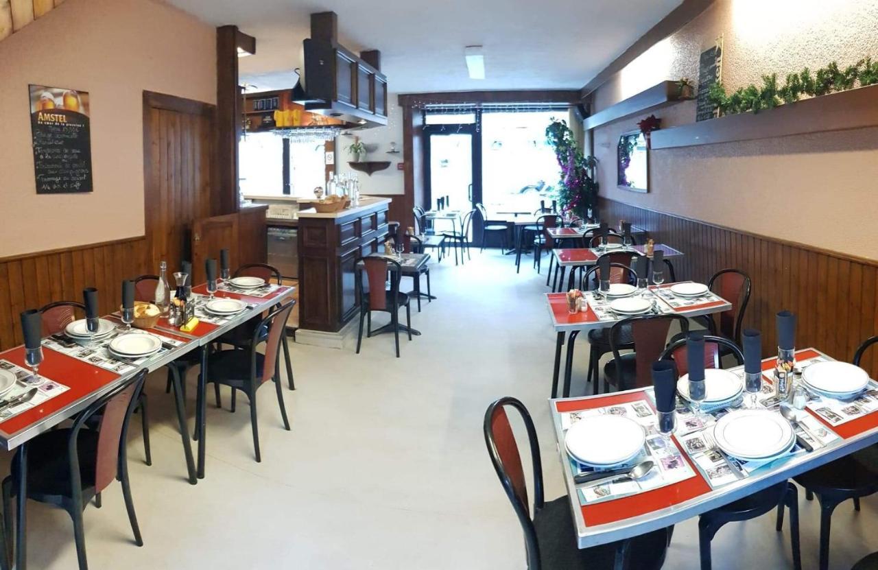 Hotel Restaurant L'Agapanthe Pont-de-Salars Buitenkant foto