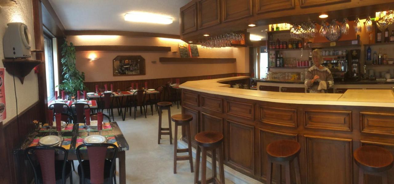 Hotel Restaurant L'Agapanthe Pont-de-Salars Buitenkant foto